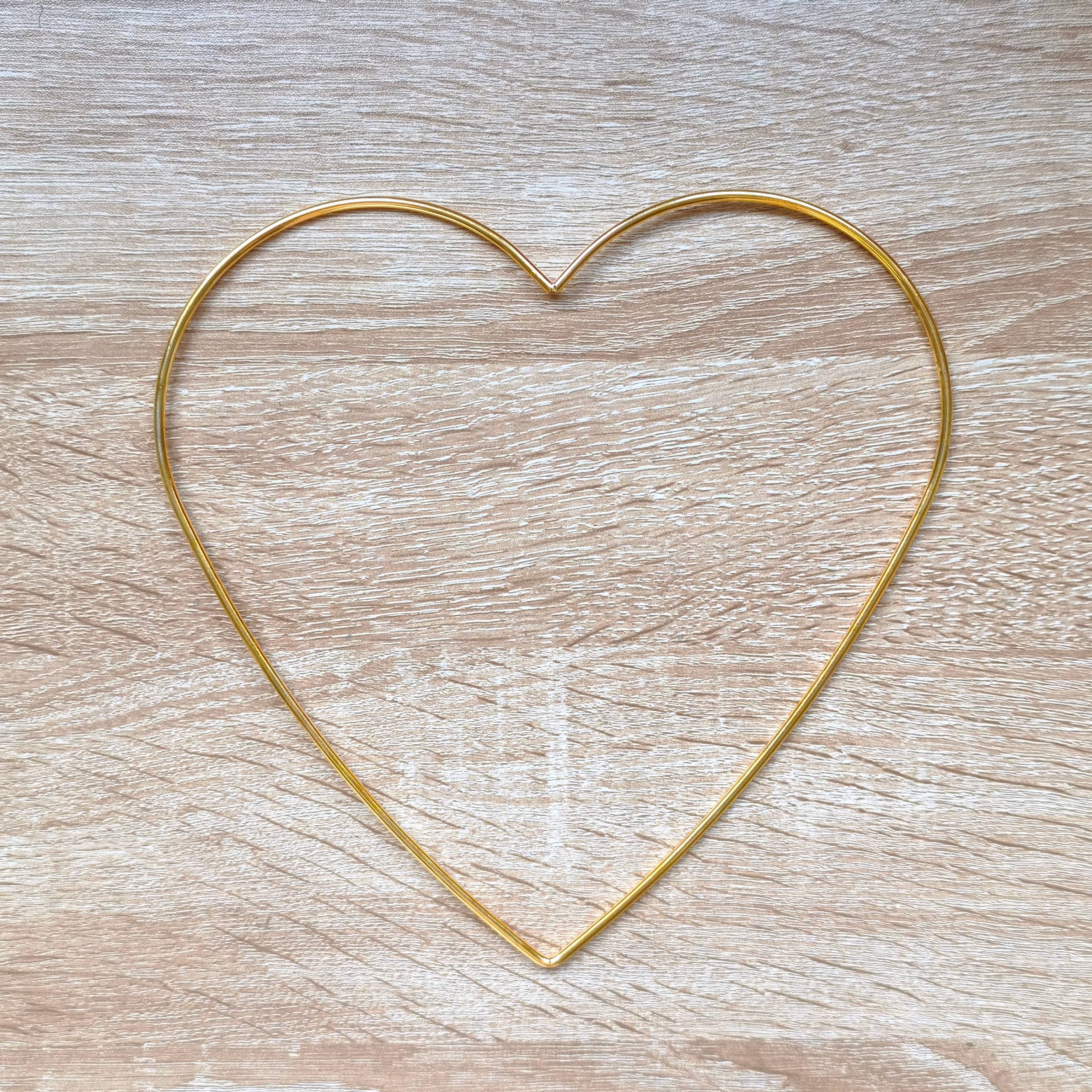 Coeur en métal doré de 20cm