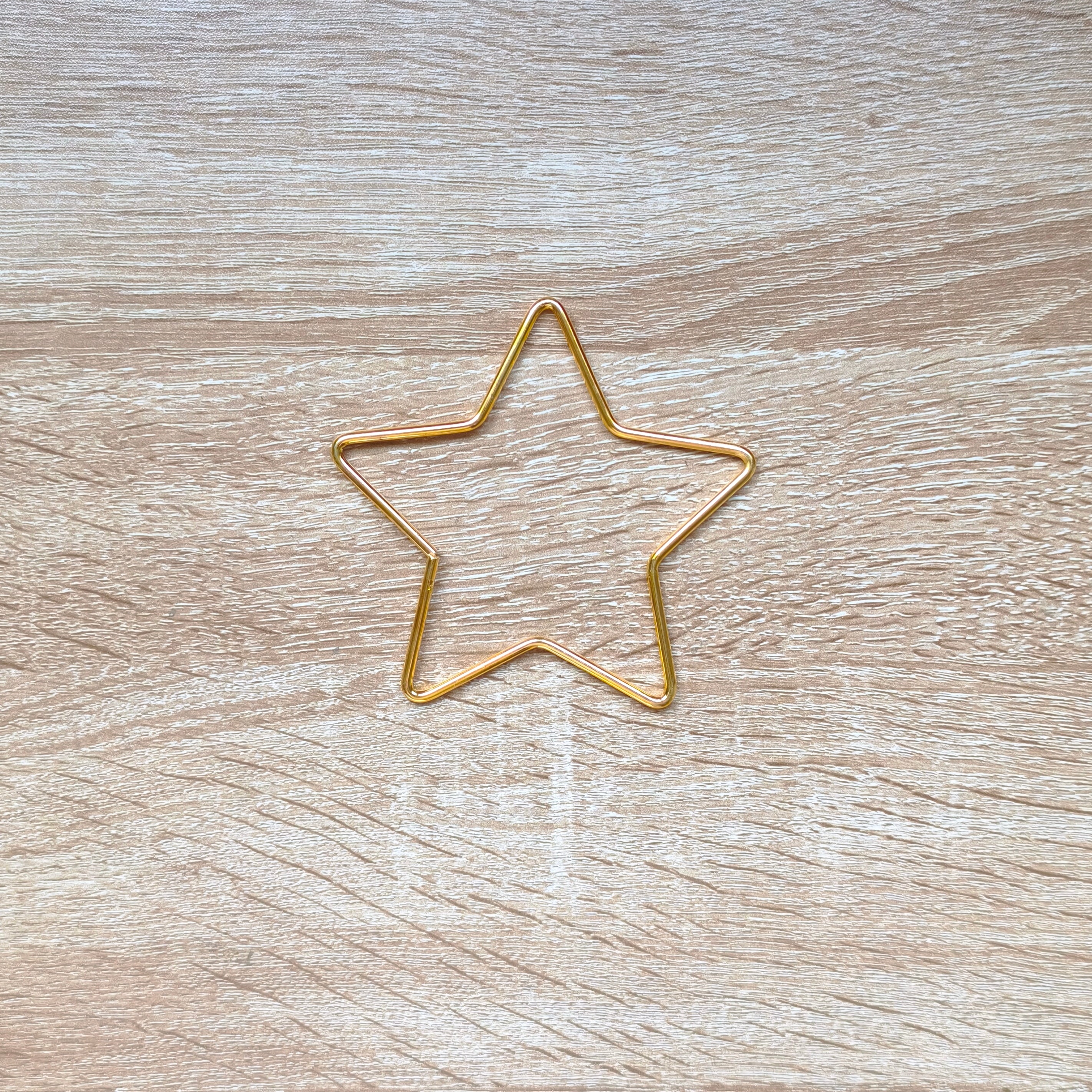 Étoile en métal doré de 10cm