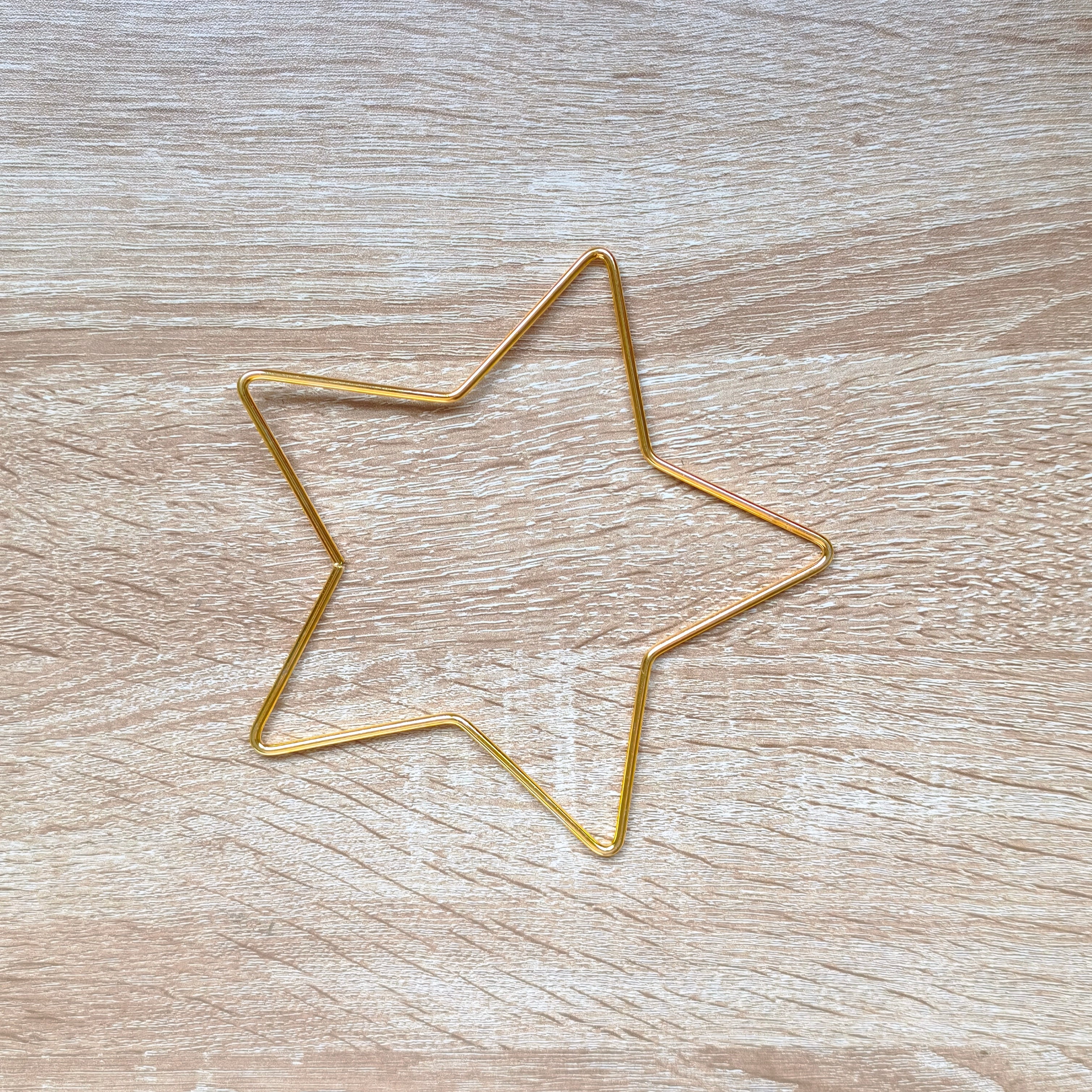 Étoile en métal doré de 15cm