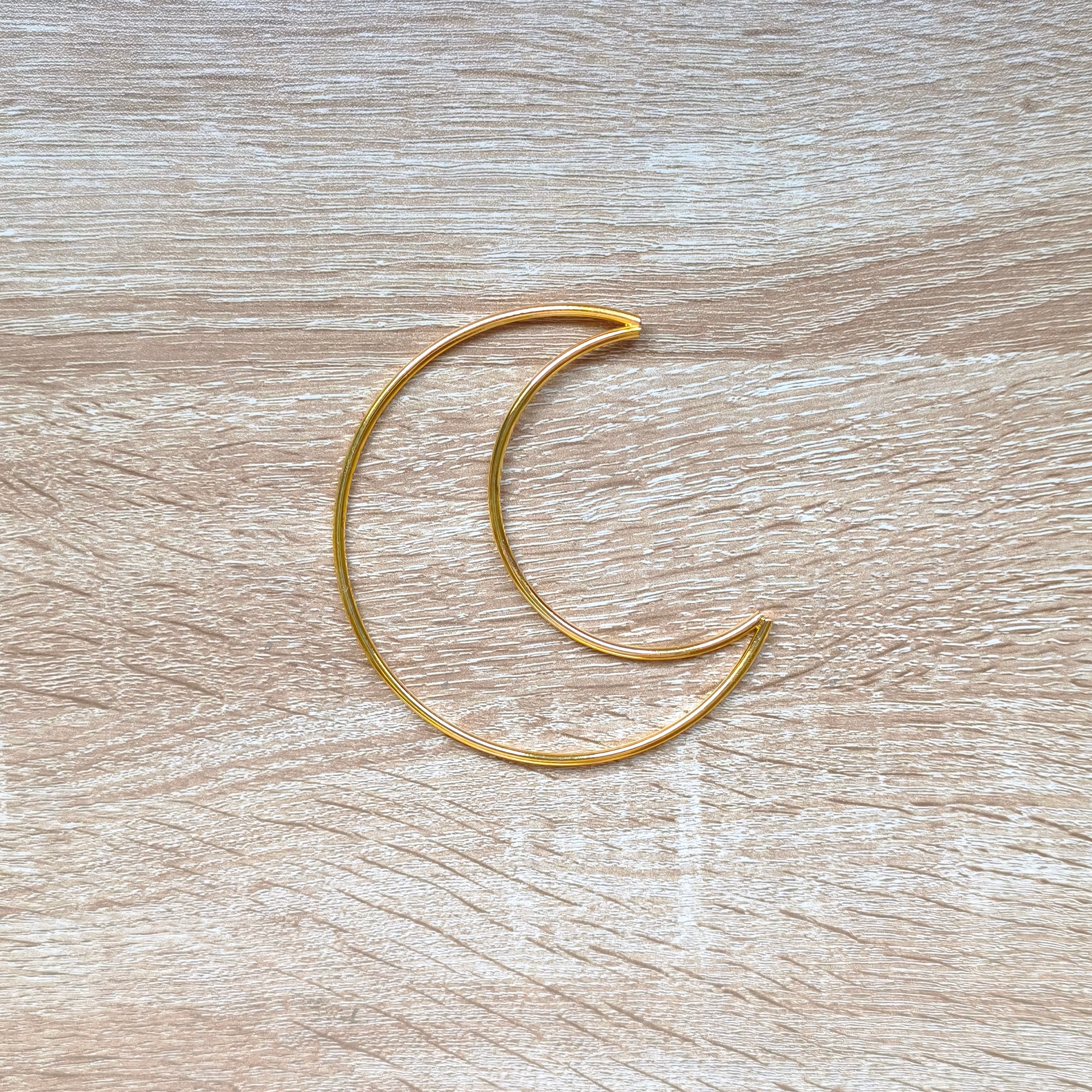Lune en métal doré de 10cm