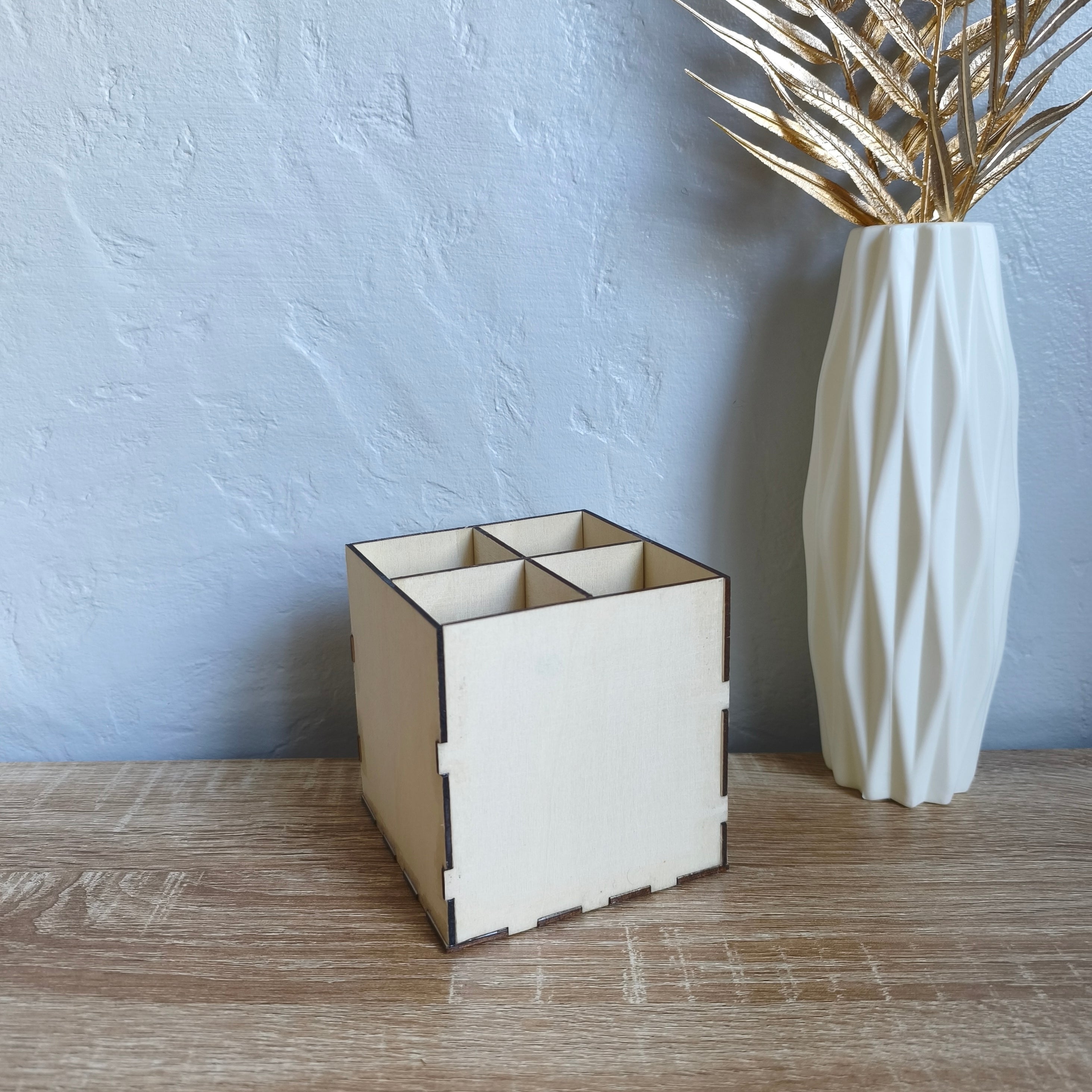 Pot à Crayons en Bois – 4 Compartiments