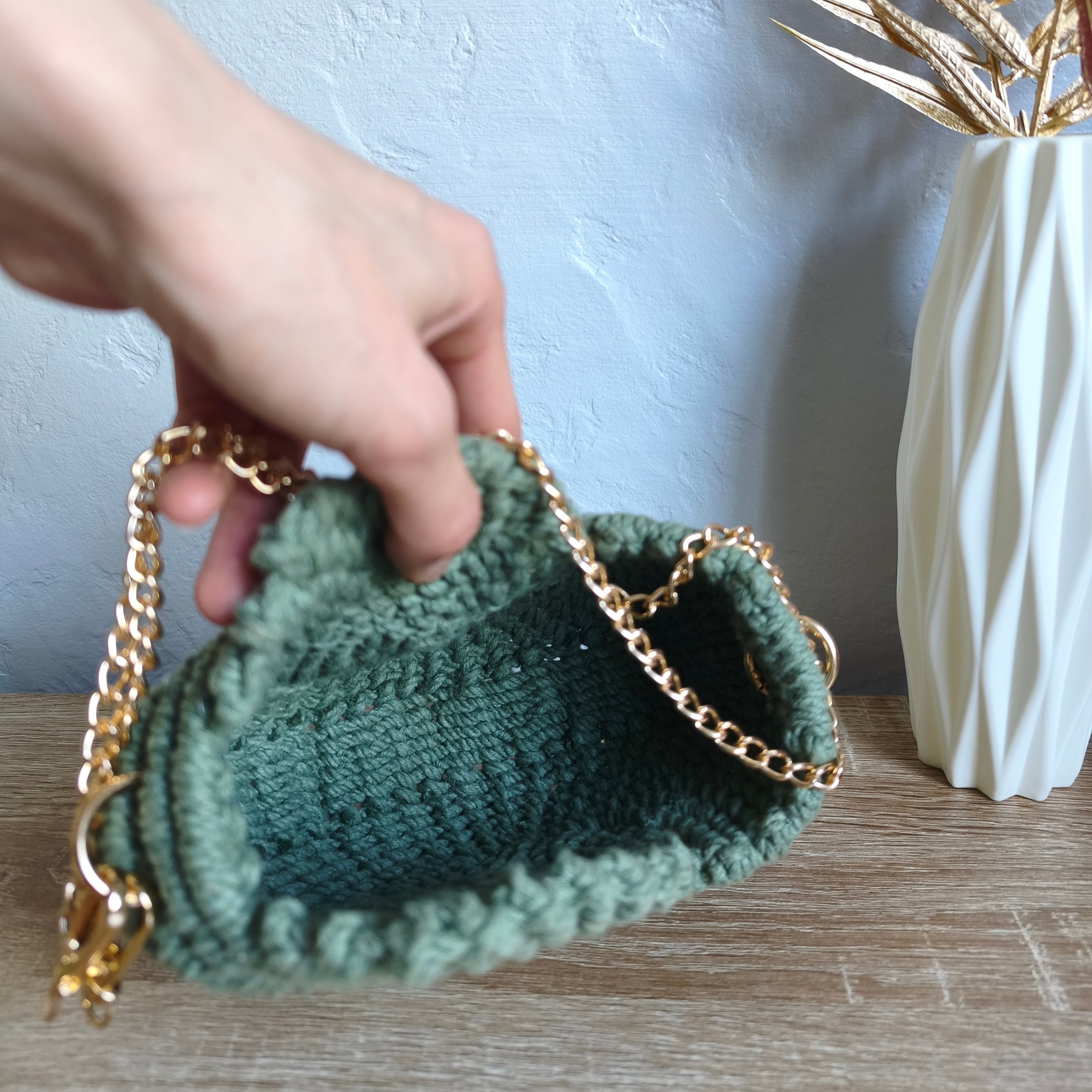 Sac personnalisable en macramé modèle SHELLY, en forme de coquillage, vue de l'intérieur 